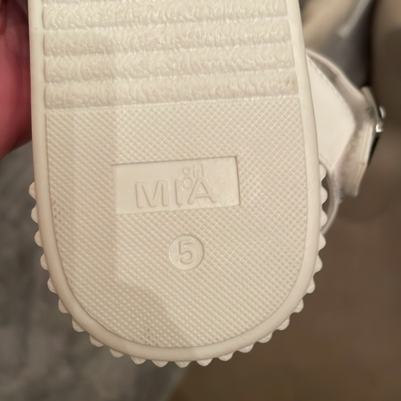 NWT MIA GIRL sz 5 adults sandals - Picture 4 of 6